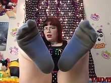 amateur feet foot-fetish mammy milf nasty pov slave